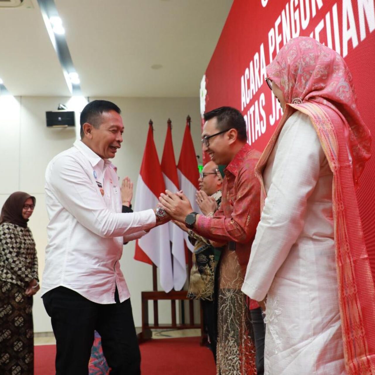 Wali Kota Wahyu Hadiri Pengukuhan Kepala OJK Malang