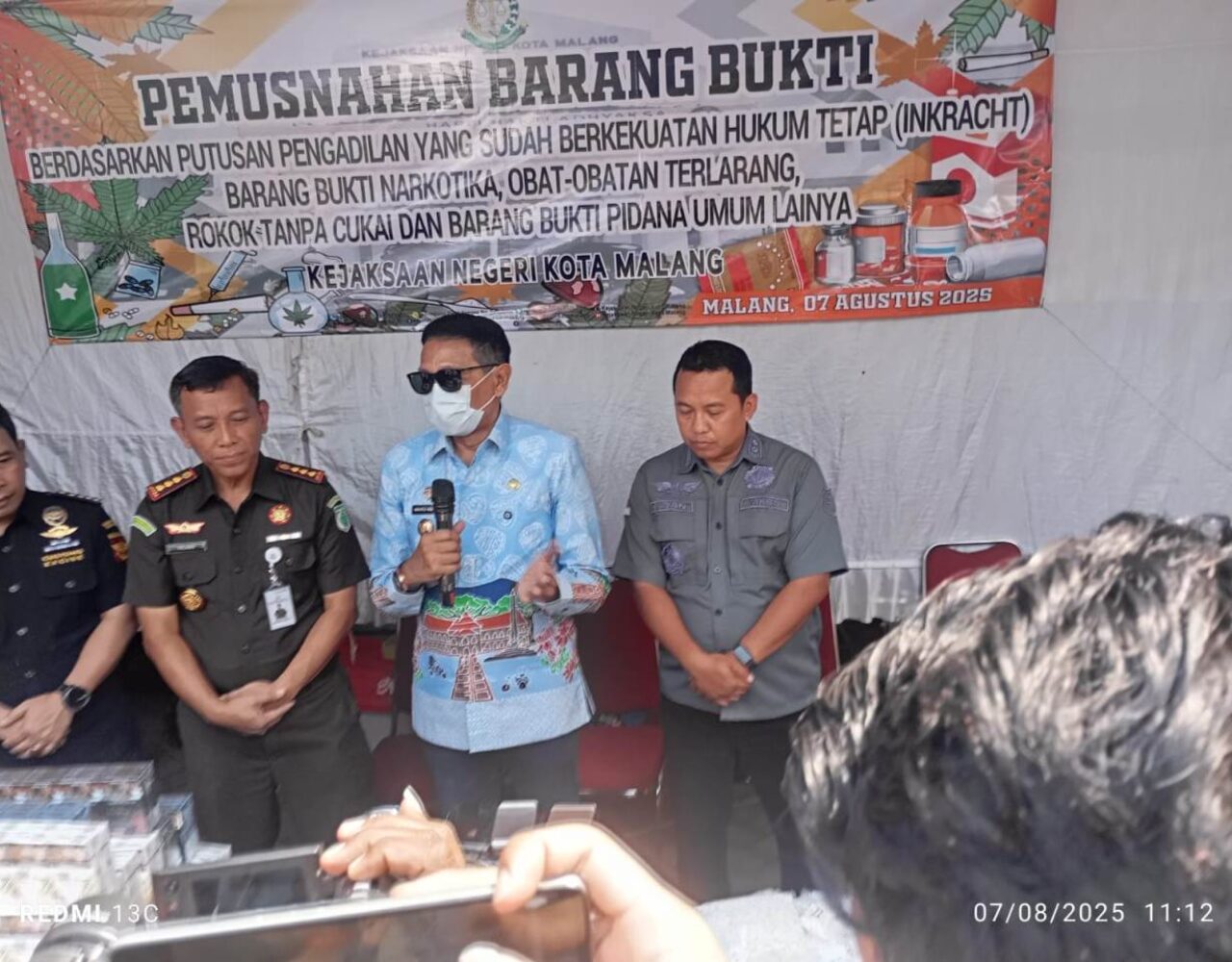 Wali Kota Wahyu Hidayat Hadiri Pemusnahan Barang Bukti di Kejari Kota Malang