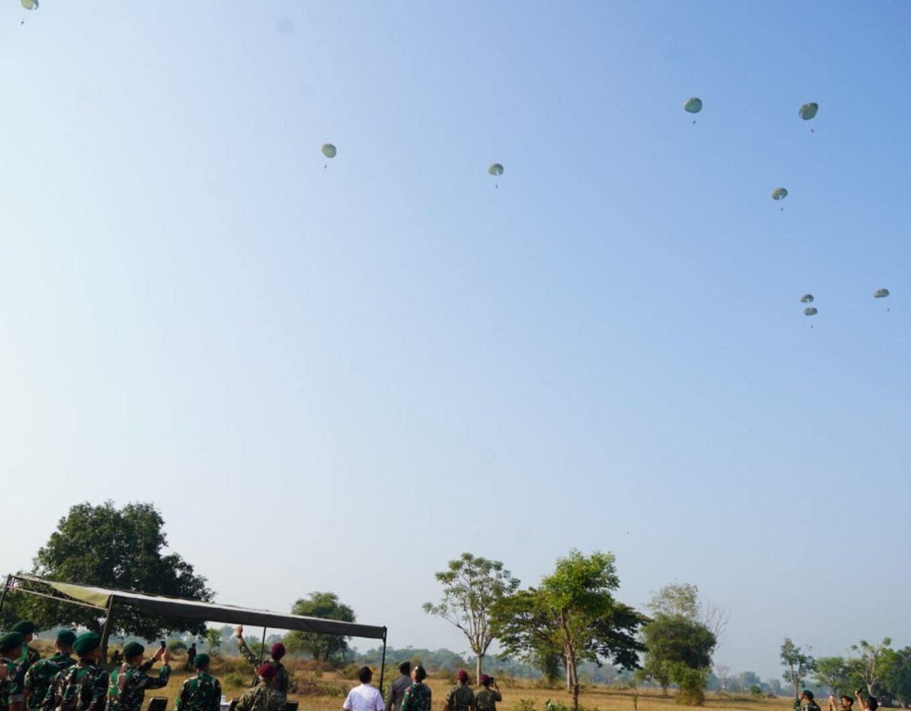 Latihan Puncak Latma Malindo-8 2025, Terjun Statik di Grati Pasuruan