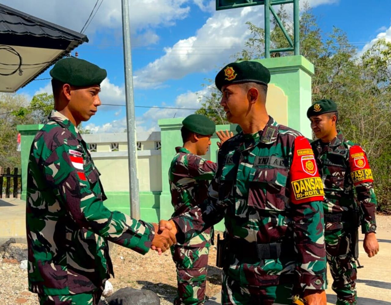 Sapa Prajurit di Perbatasan, Dansatgas Pamtas Yonarhanud 2 Kostrad Kunjungi Pos Inbate