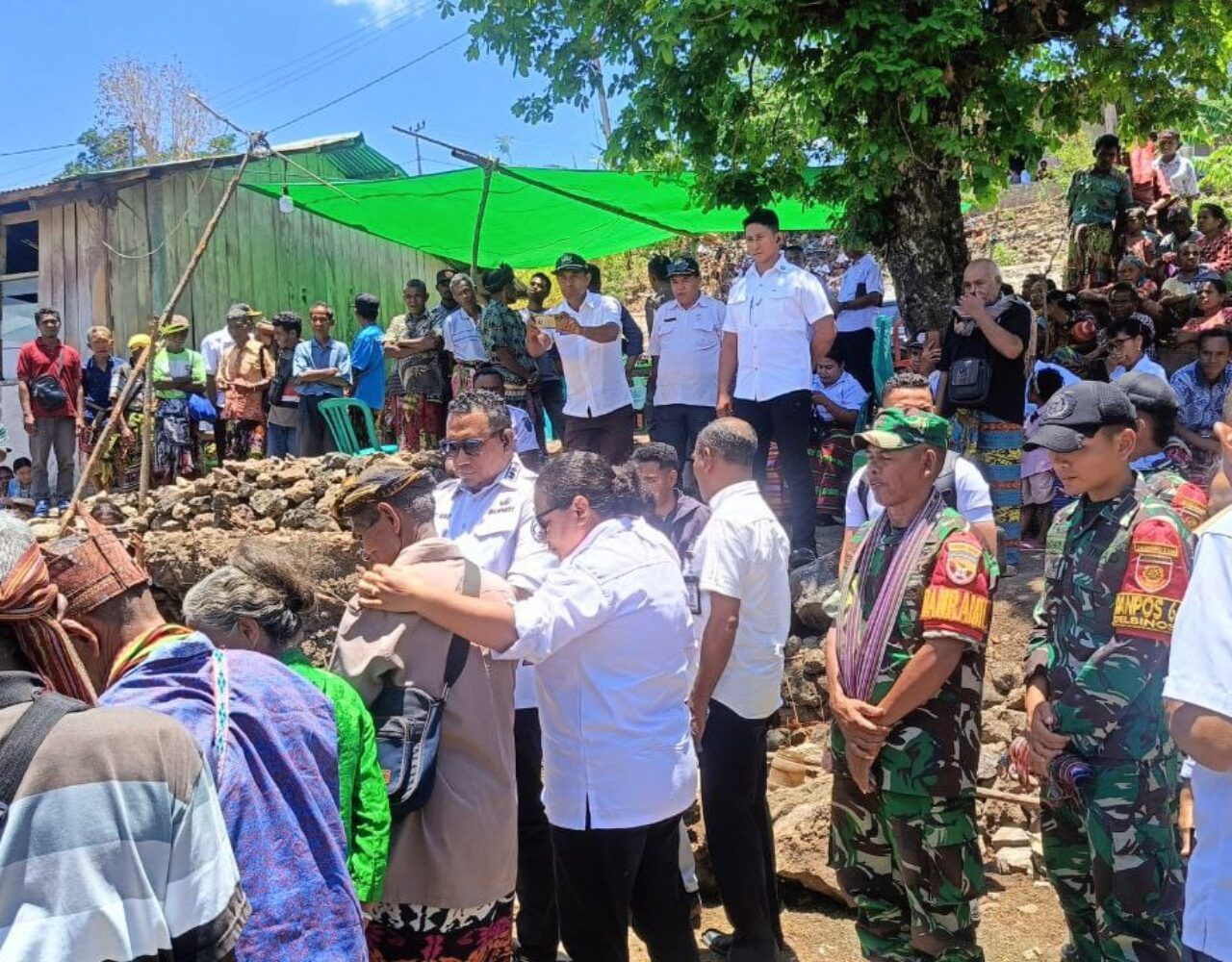 Alirkan Air Bersih di Perbatasan, Satgas Pamtas Yonarhanud 2 Kostrad Bersama Bupati TTU Resmikan Sumber Titik Air