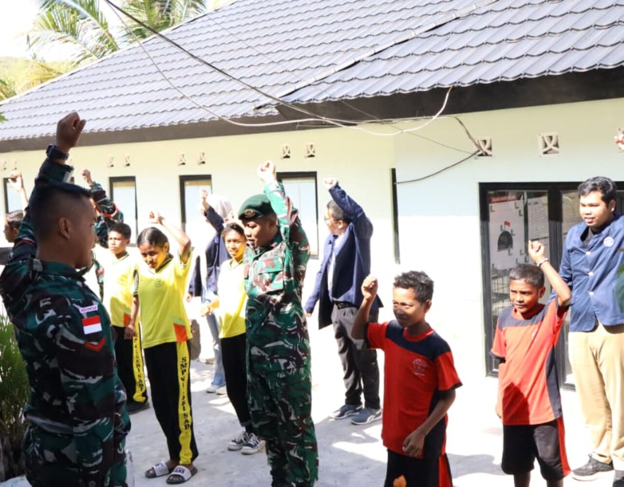 Sinergi TNI dan Mahasiswa IPB, Wujud Kepedulian Pendidikan di Pos Asulait
