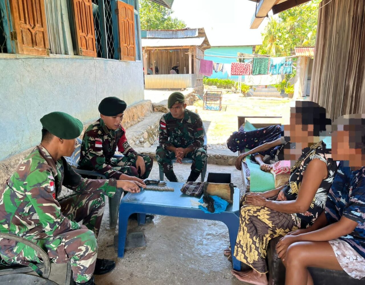 Satgas Pamtas Yonarmed 12 Kostrad Terima Penyerahan Senjata dan Amunisi, Bukti Kuatnya Hubungan dengan Masyarakat