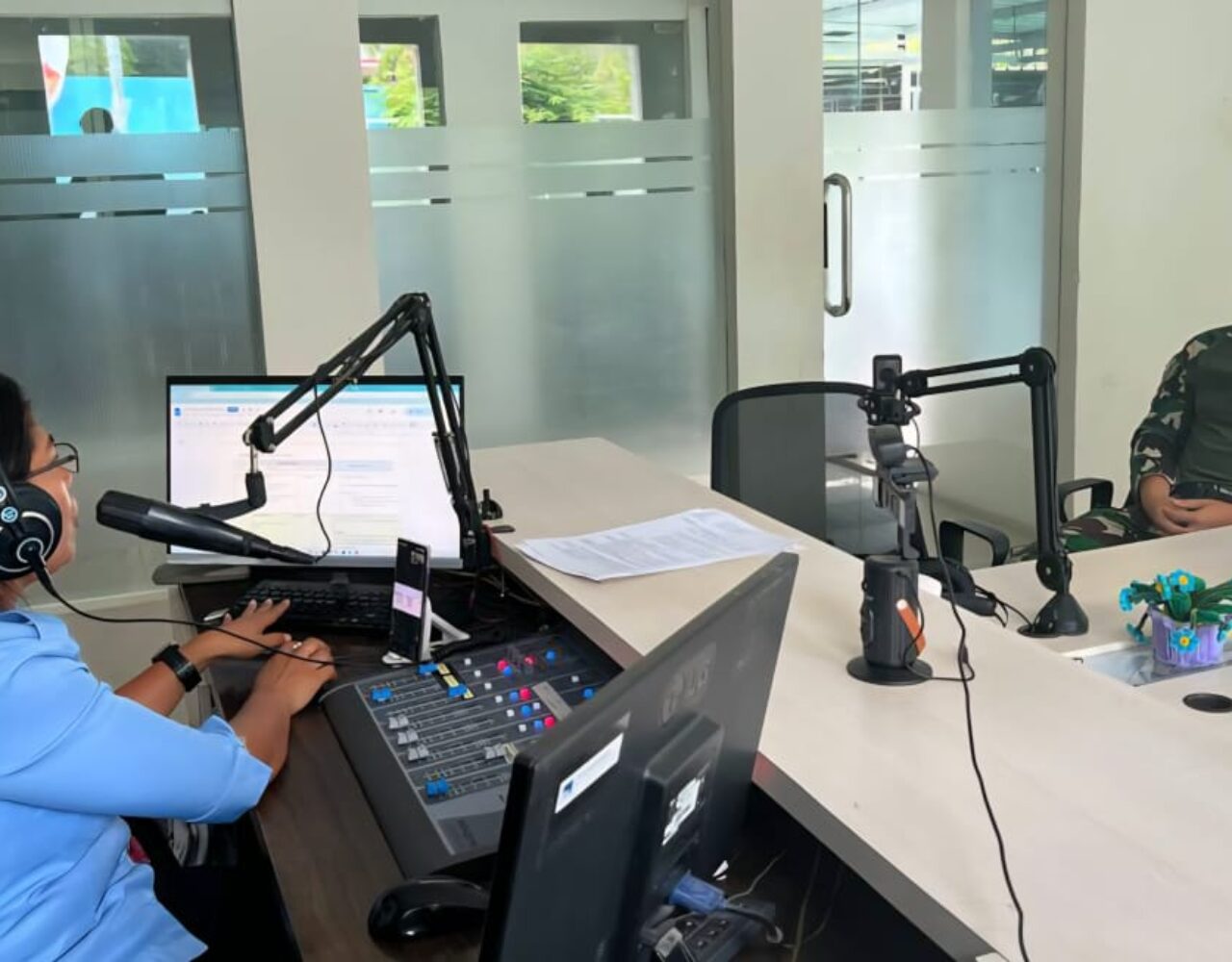 Satgas Pamtas Yonarmed 12 Kostrad Siarkan Edukasi Kesehatan TBC di RRI Atambua