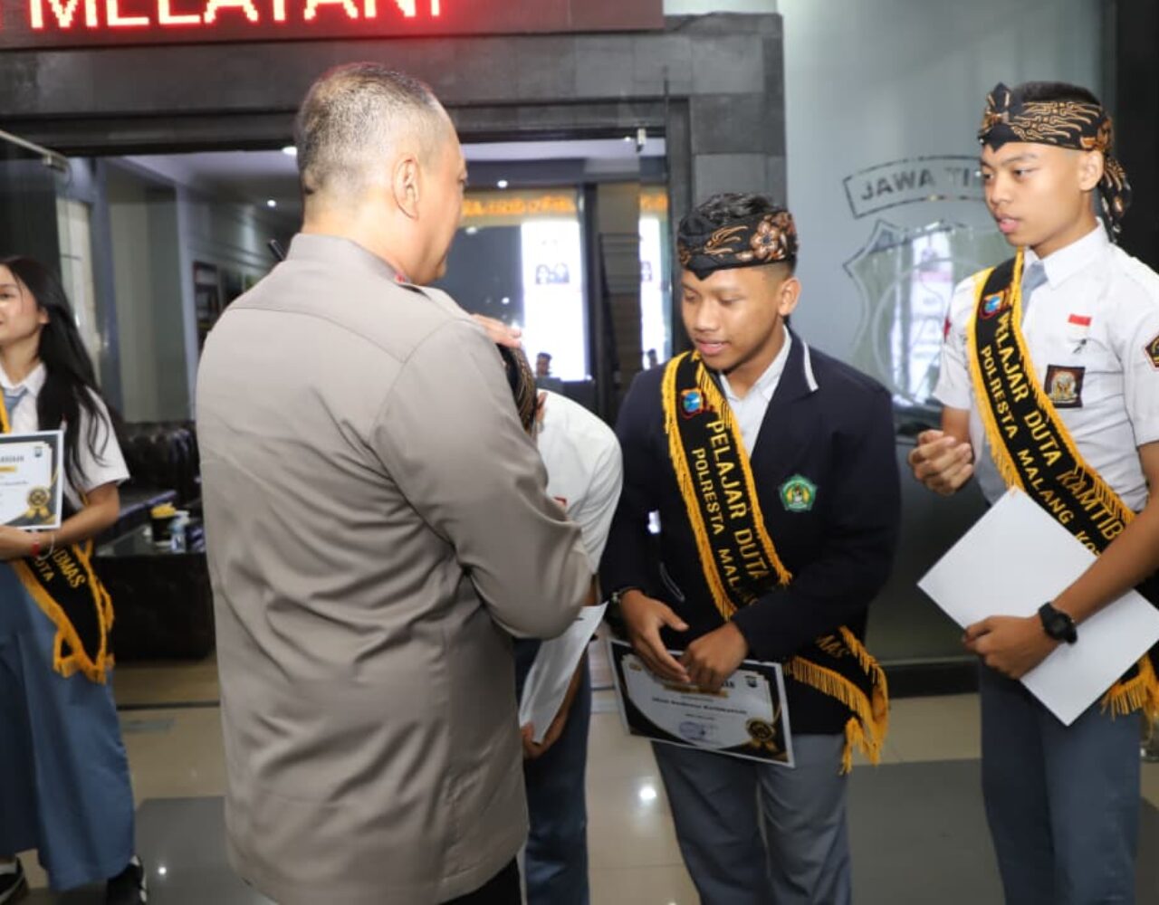Waka Polda Jatim Kukuhkan “Pelajar Duta Kamtibmas”, Perwakilan Polresta Malang Kota Juara II Tingkat Provinsi