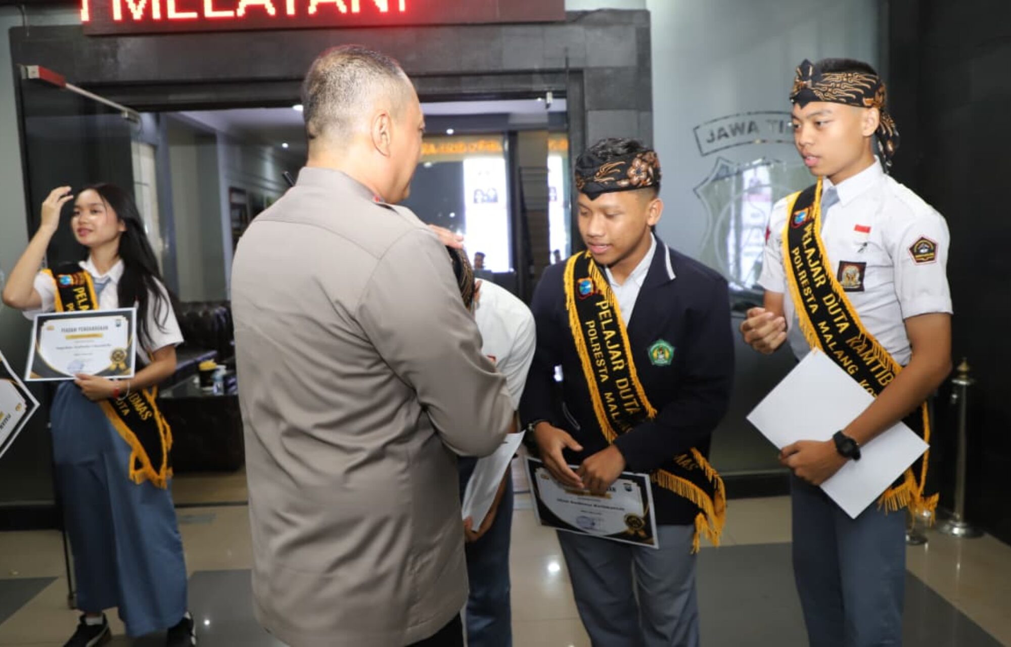 Waka Polda Jatim Kukuhkan “Pelajar Duta Kamtibmas”, Perwakilan Polresta Malang Kota Juara II Tingkat Provinsi