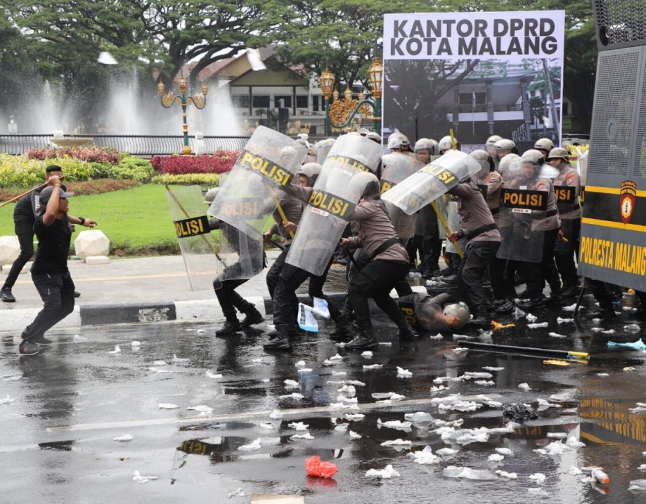 Polresta Malang Kota Gelar Simulasi Sispamkota bersama Elemen Masyarakat Siap Jogo Malang Aman