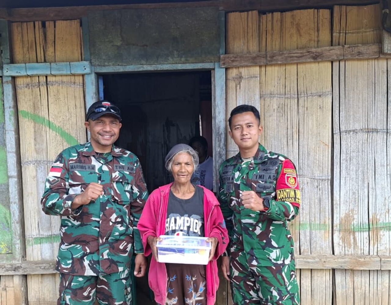 Rutin Jumat Berkah: Satgas Pamtas Yonarhanud 2 Kostrad kembali Bagikan Sembako