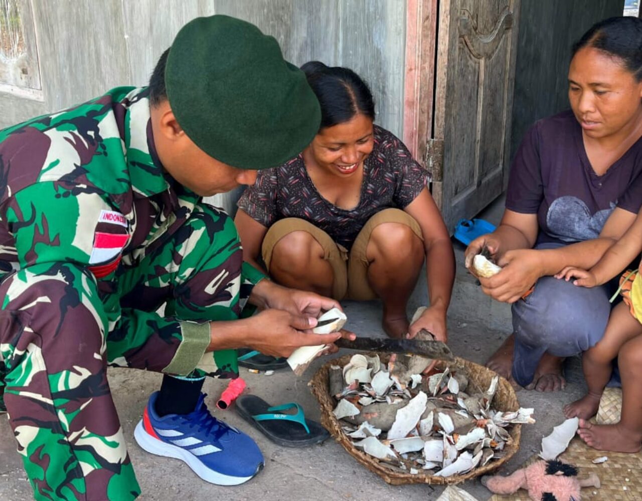 Satgas RI-RDTL Pos Nananoe Kembangkan Produk Kripik Ubi di Perbatasan