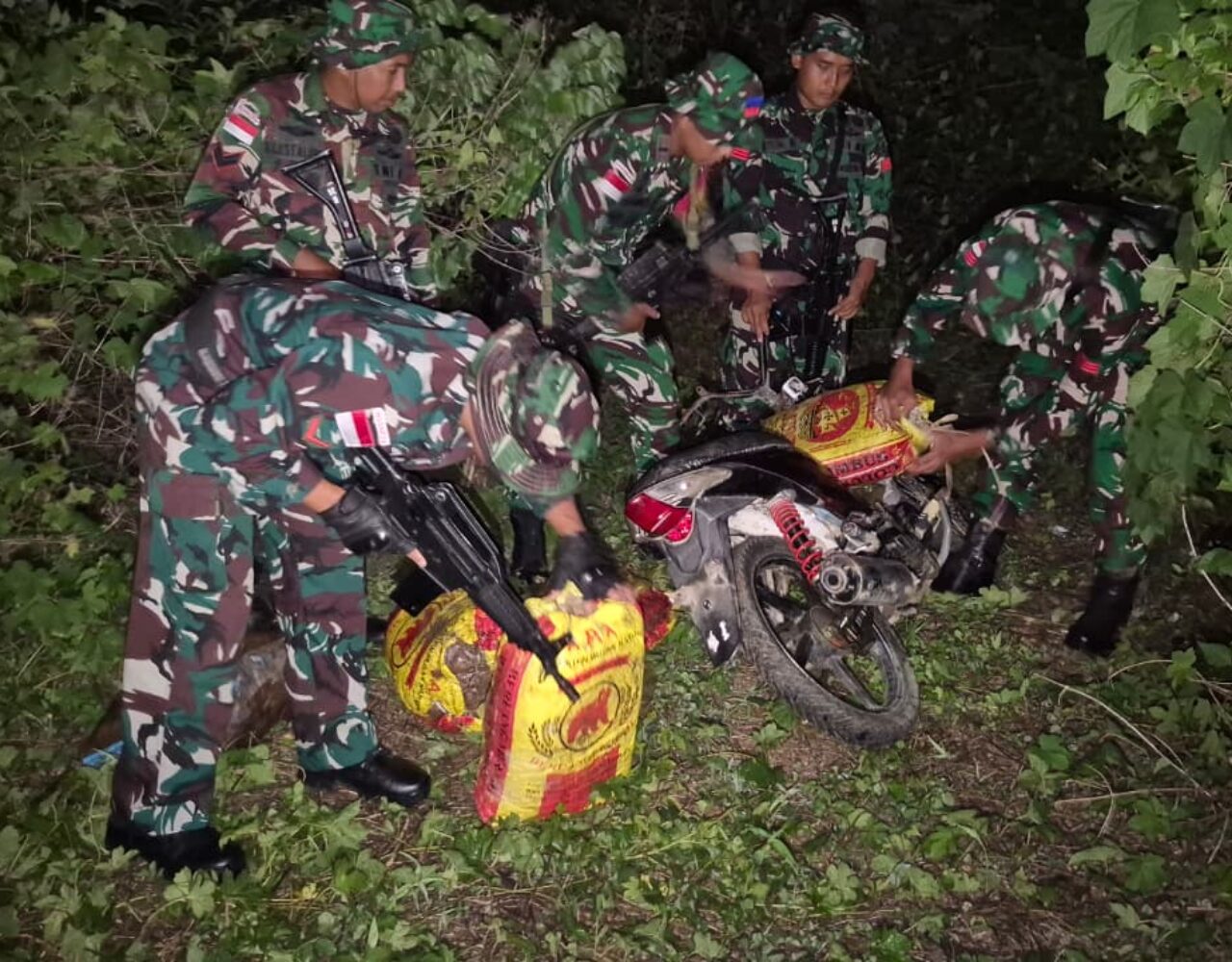 Amankan Tapal Batas, Satgas Pamtas Yonarhanud 2 Kostrad Gagalkan Penyeludupan Hasil Bumi dan Sepeda Motor