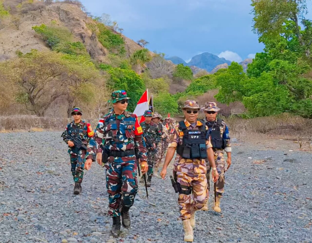 Perkuat Keamanan, Satgas Pamtas Yonarhanud 2 Kostrad Adakan Patroli Gabungan Bersama Policia UPF Timor Leste