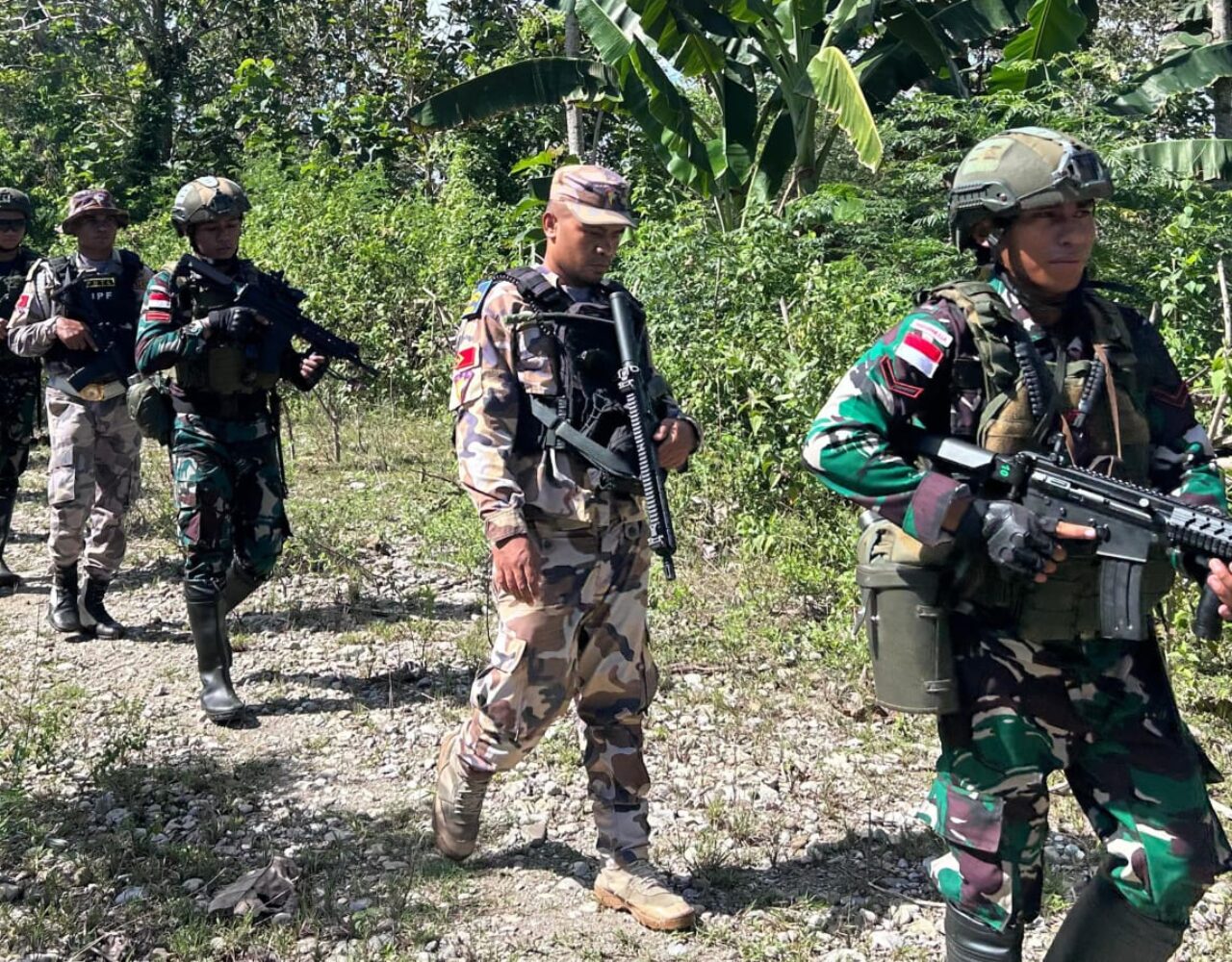 Kompi III Yonarmed 12 dan Kompi C UPF-PNTL Cek Patok, Perkuat Stabilitas Perbatasan