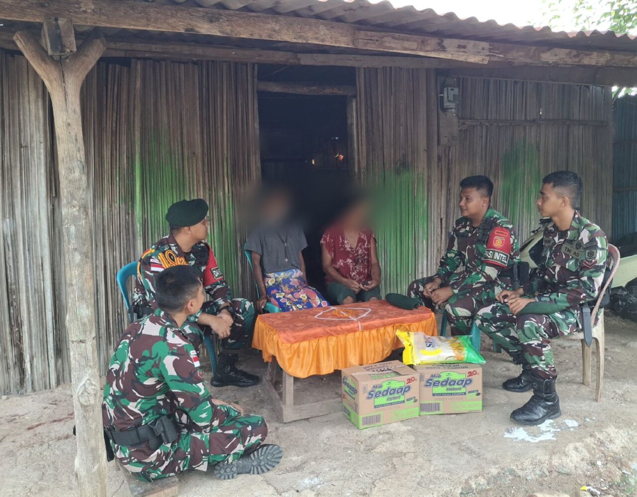 Pendekatan Humanis Satgas Pamtas Berbuah Hasil, Warga Serahkan Senjata dan Munisi