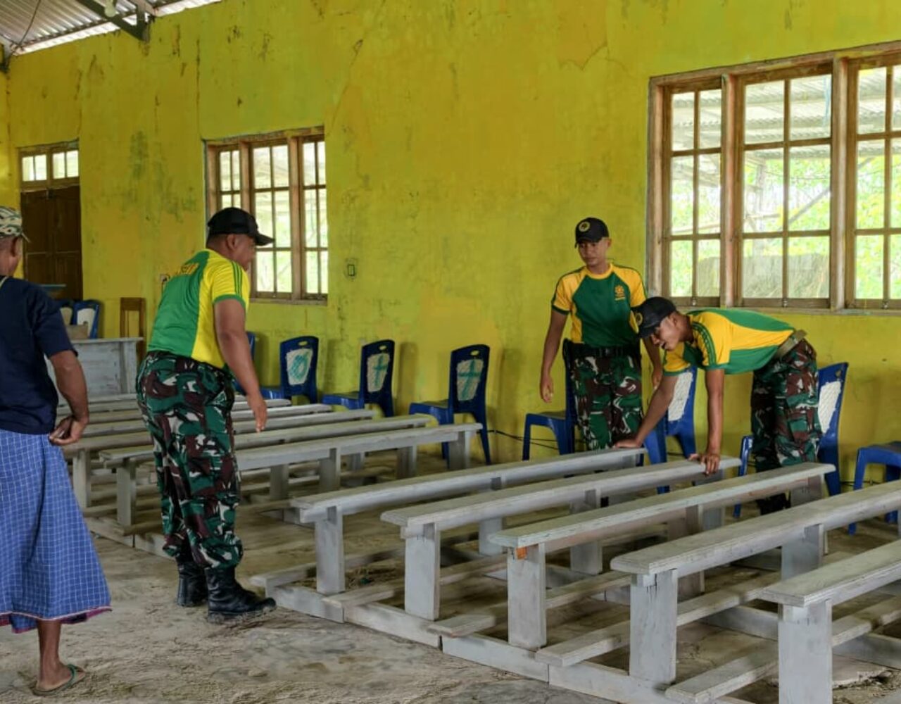 Kebersamaan Natal, Satgas Pamtas dan Warga Siapkan Kapela St. Benediktus Abbas