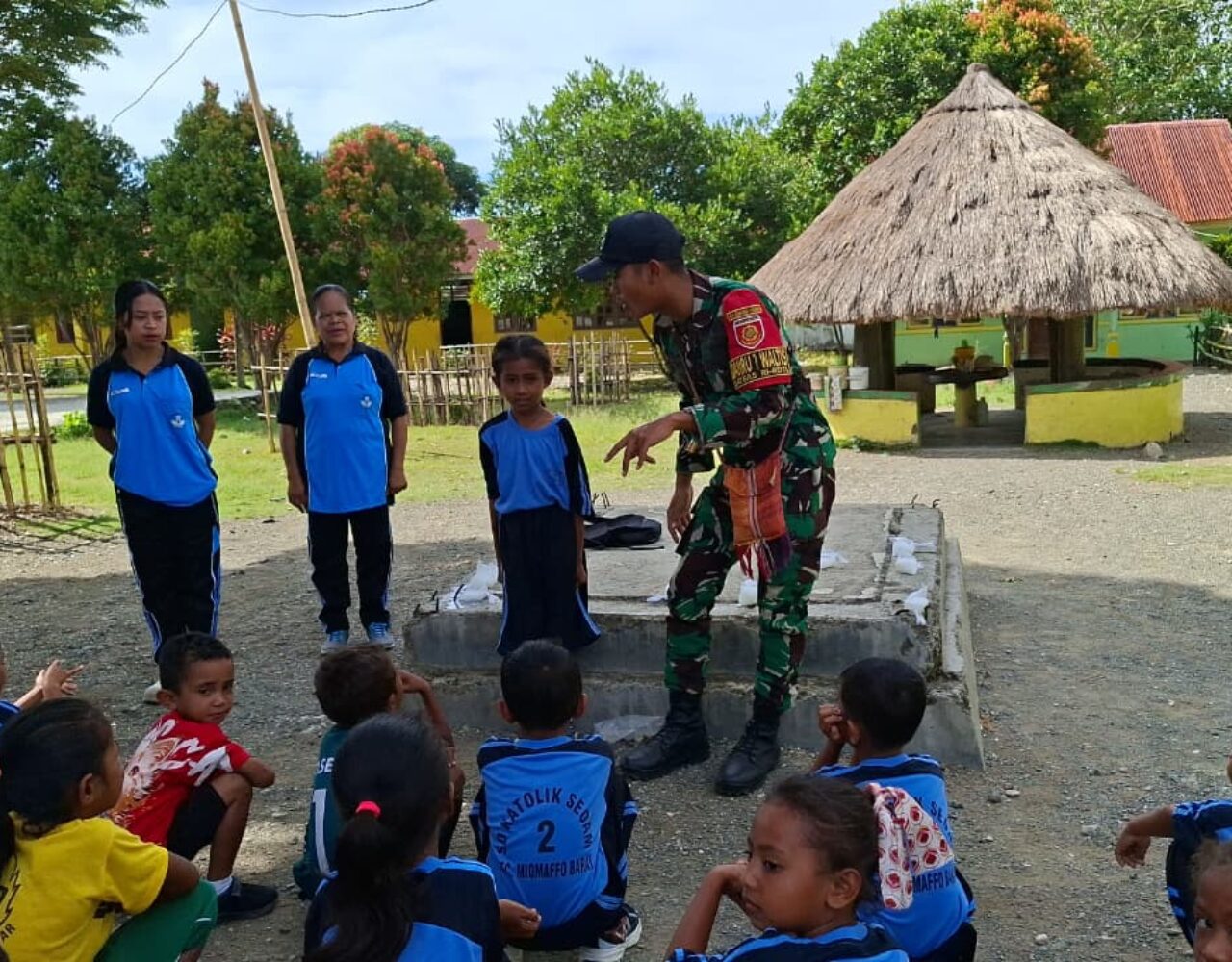 Membentuk Karakter, Satgas Pamtas Yonarhanud 2 Kostrad Adakan Pelatihan PBB di SDK Seoam 2
