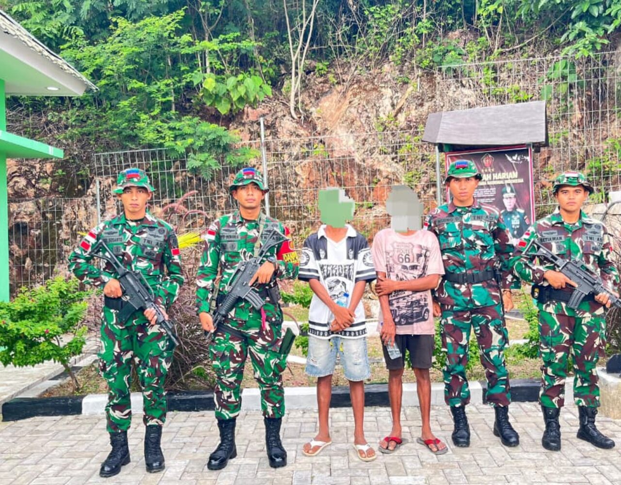 Tingkatkan Keamanan Perbatasan, Satgas Pamtas Yonarhanud 2 Kostrad Deportasi 2 WNA ke Timor Leste