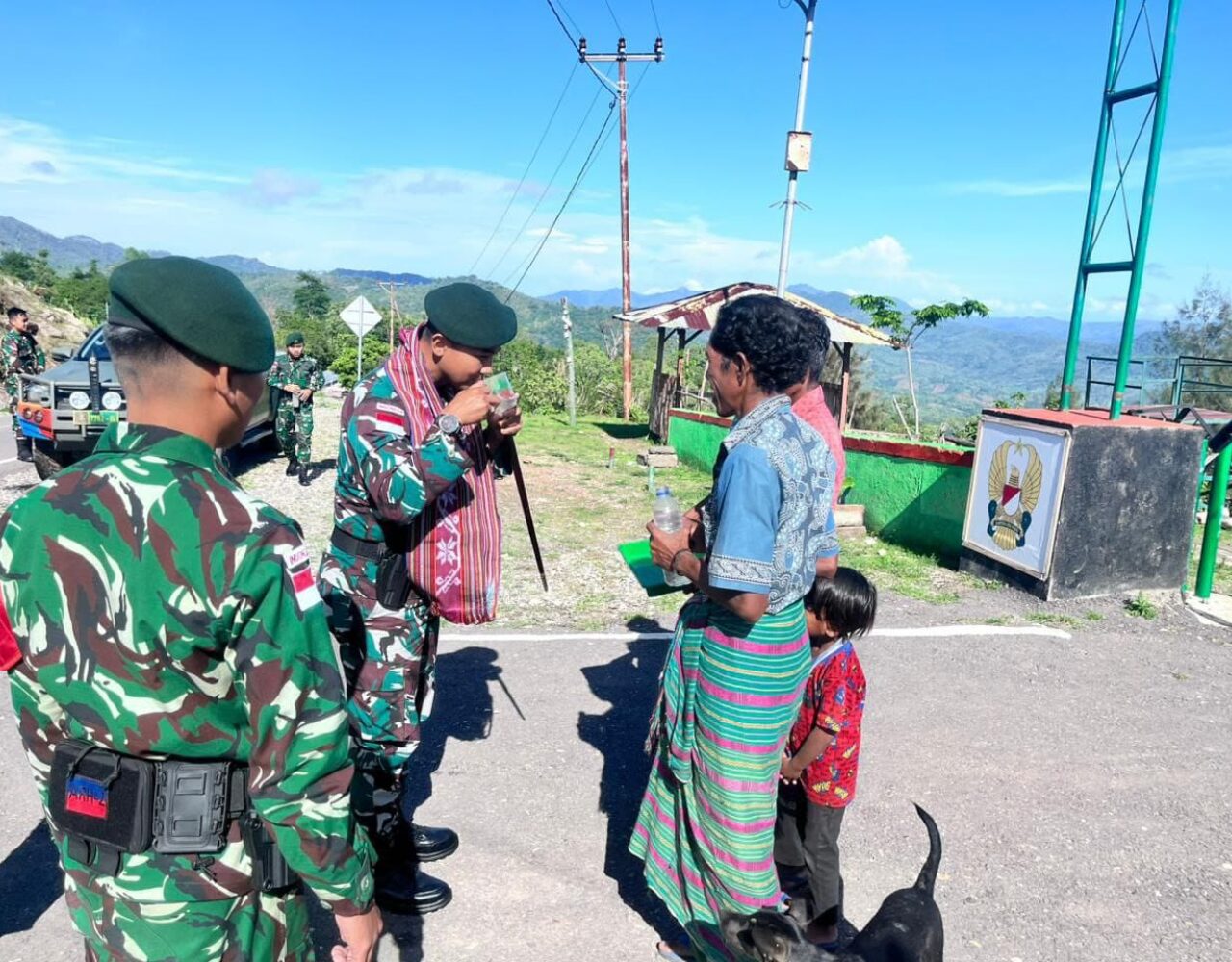 Pastikan Perbatasan Aman, Dansatgas Pamtas Yonarhanud 2 Kostrad Tinjau Pos Oelbinose