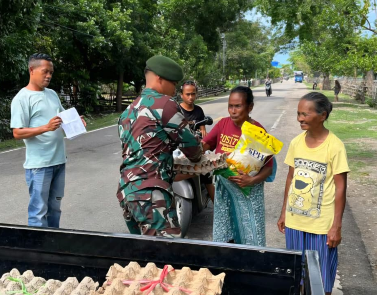 Dari Perbatasan untuk Negeri, Pos Motaain Bagikan Sembako Sambut Natal