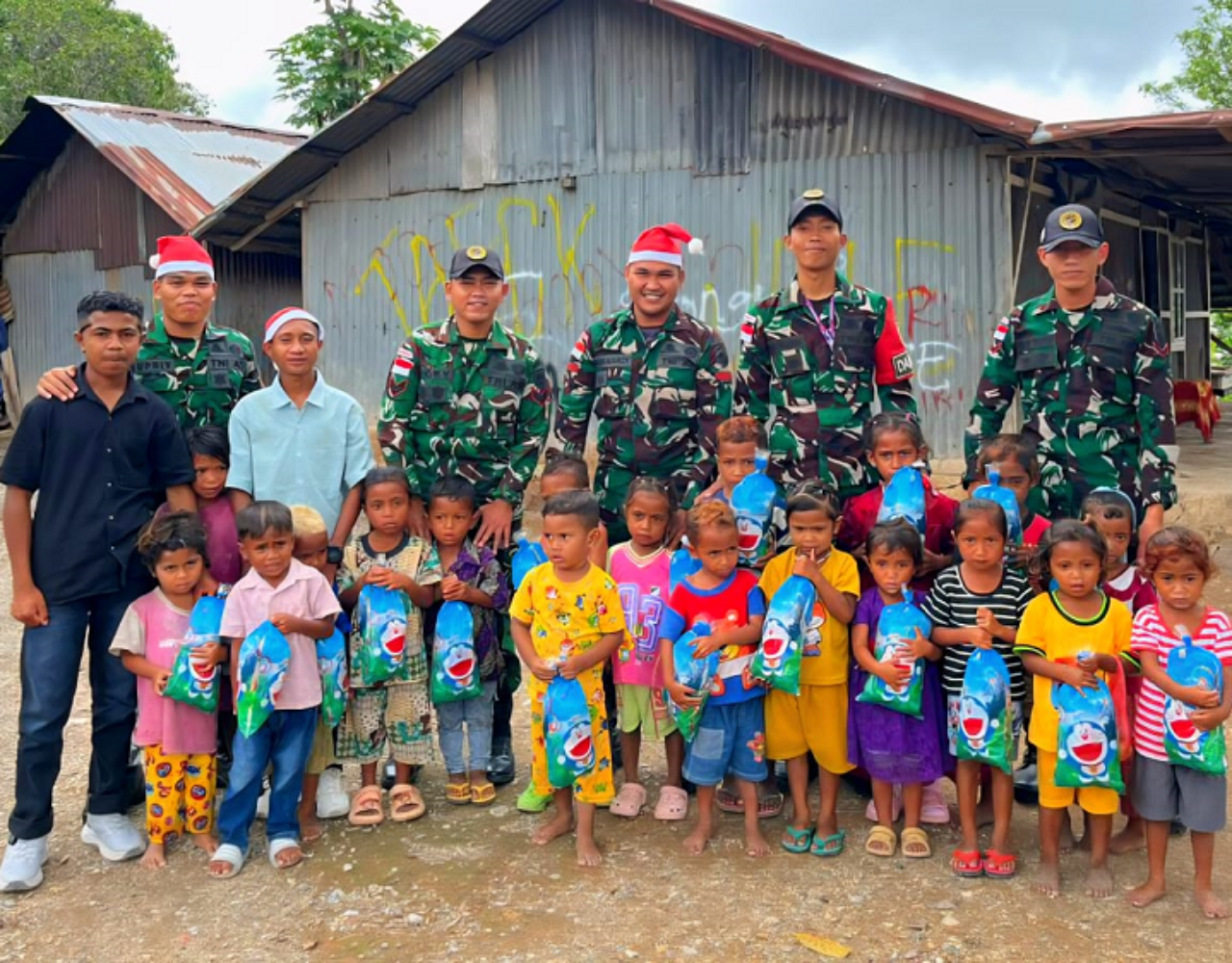 Rayakan Natal Bersama Anak-anak, Pos Fohululik Satgas Pamtas Tebarkan Kebahagiaan