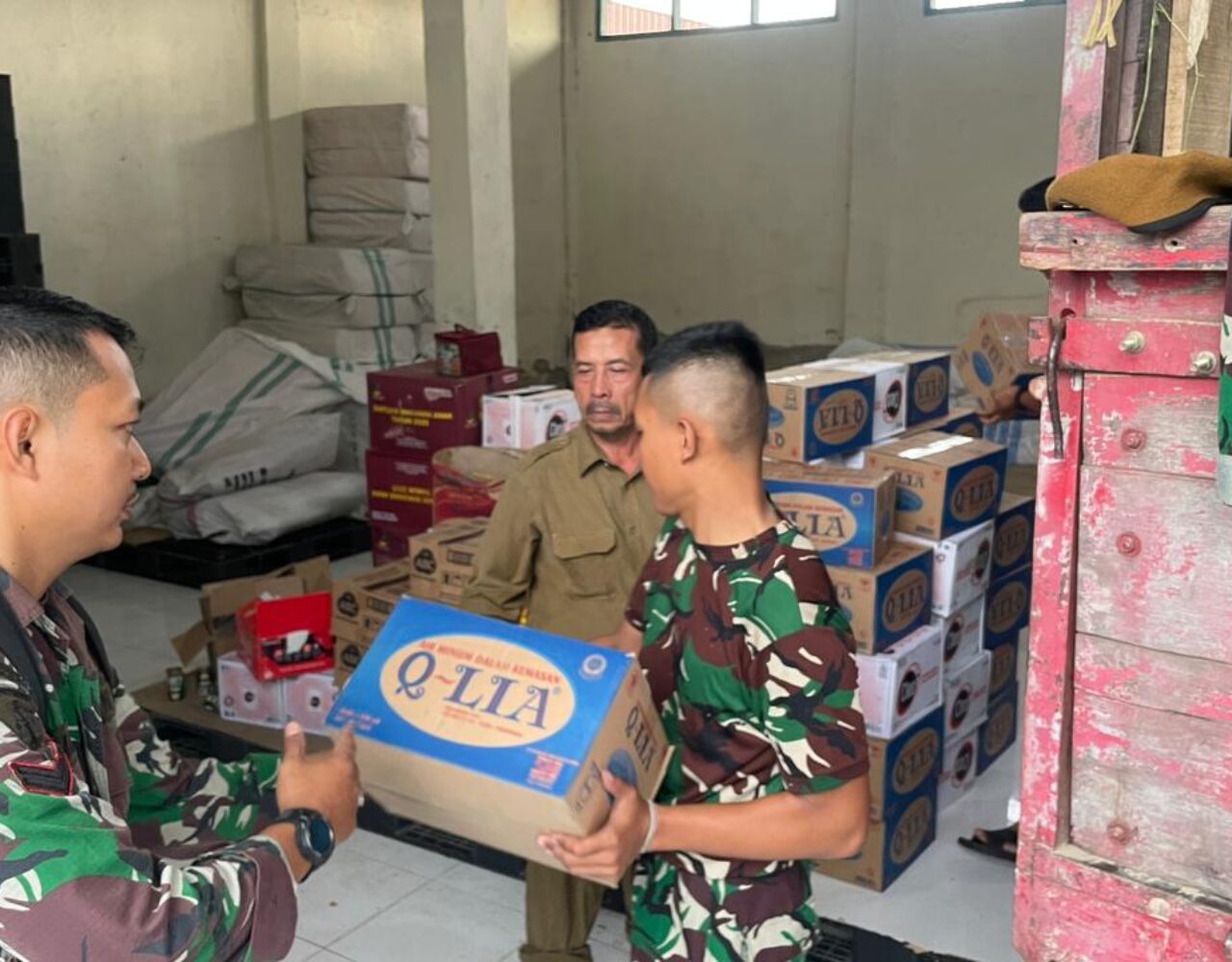 Satgas Yonarmed 12 Kirim Bantuan Sosial bagi Warga Terdampak Banjir di Aceh