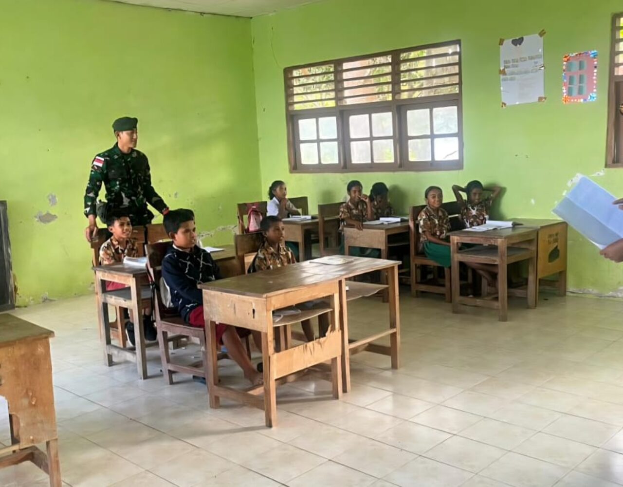 Satgas RI–RDTL Hadirkan Kegiatan Gadik dan Buku Dongeng untuk Anak-anak Perbatasan