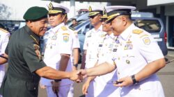 Kaskostrad dan Panglima Divif 2 Kostrad Menghadiri Upacara HUT Armada RI