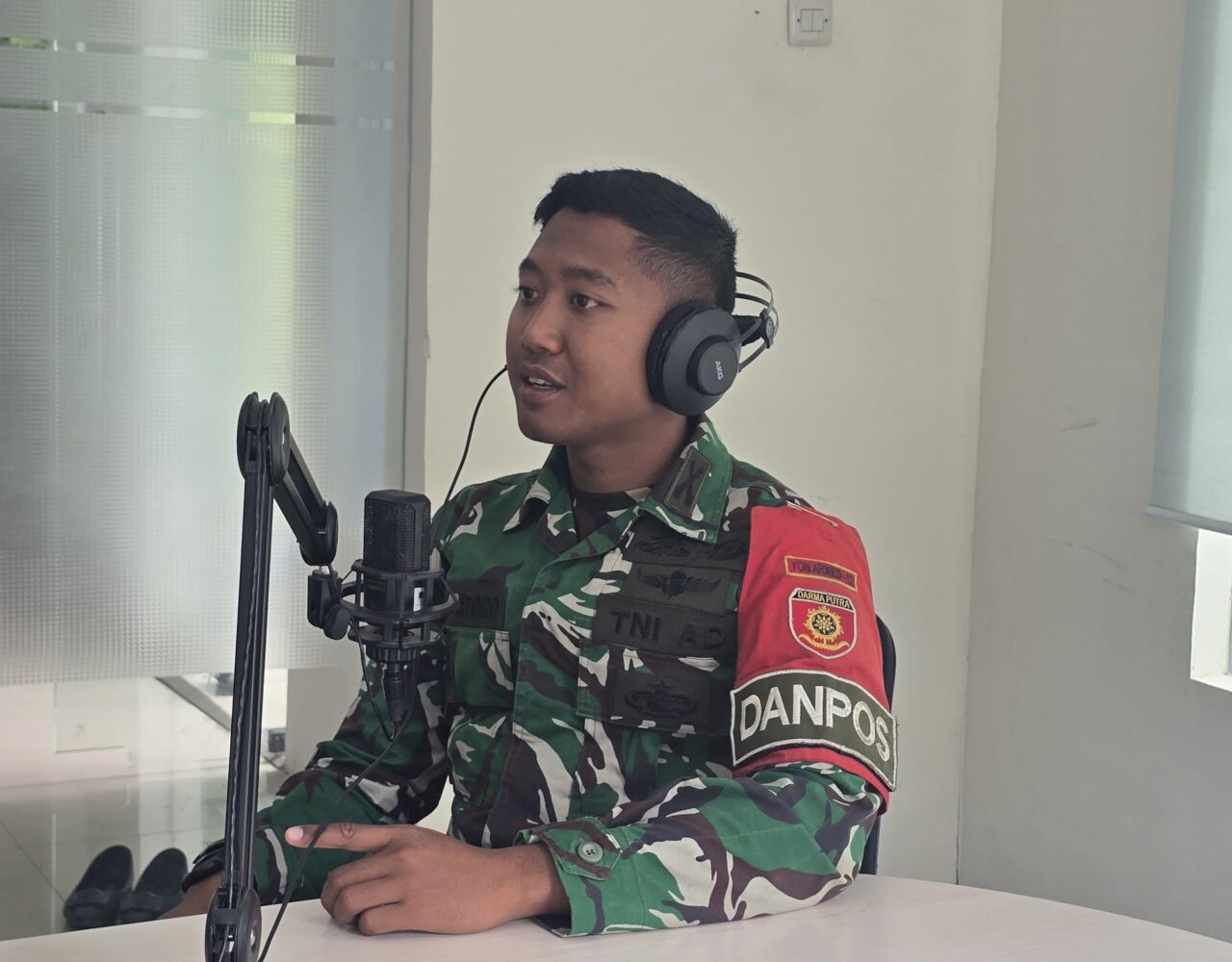 Yonarmed 12 Kostrad Gelar Podcast di RRI Atambua Bahas Pencegahan Penyelundupan