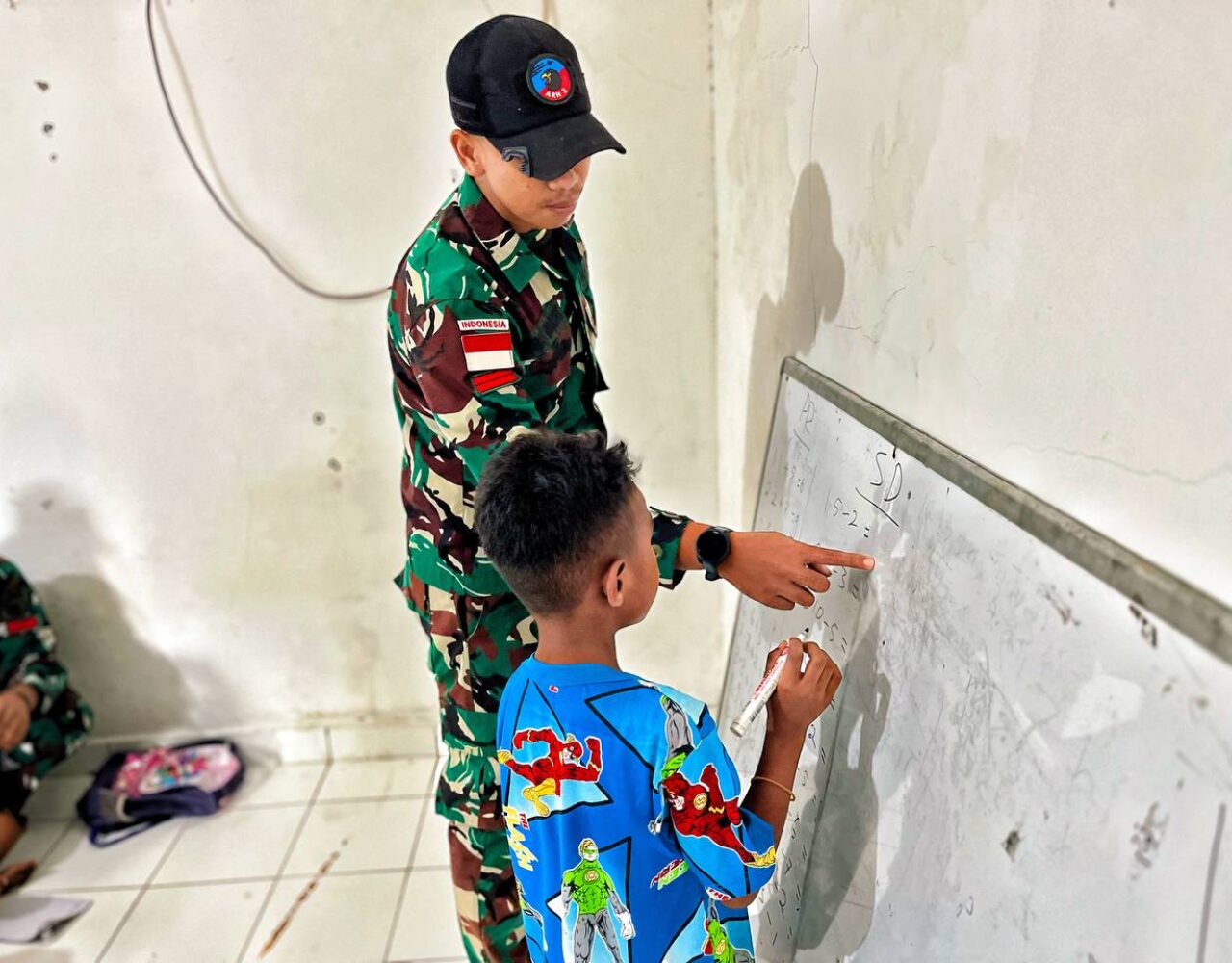 Cerdaskan Anak Bangsa, Satgas Pamtas Yonarhanud 2 Kostrad Buka Bimbel Gratis  ‎