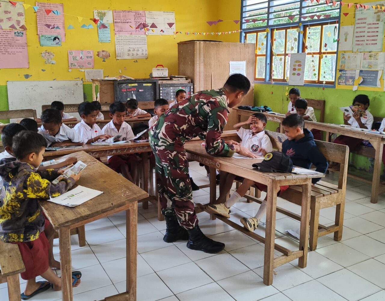 Yonarmed 12 Kostrad Hadirkan Edukasi Kebangsaan bagi Pelajar Desa Fulur