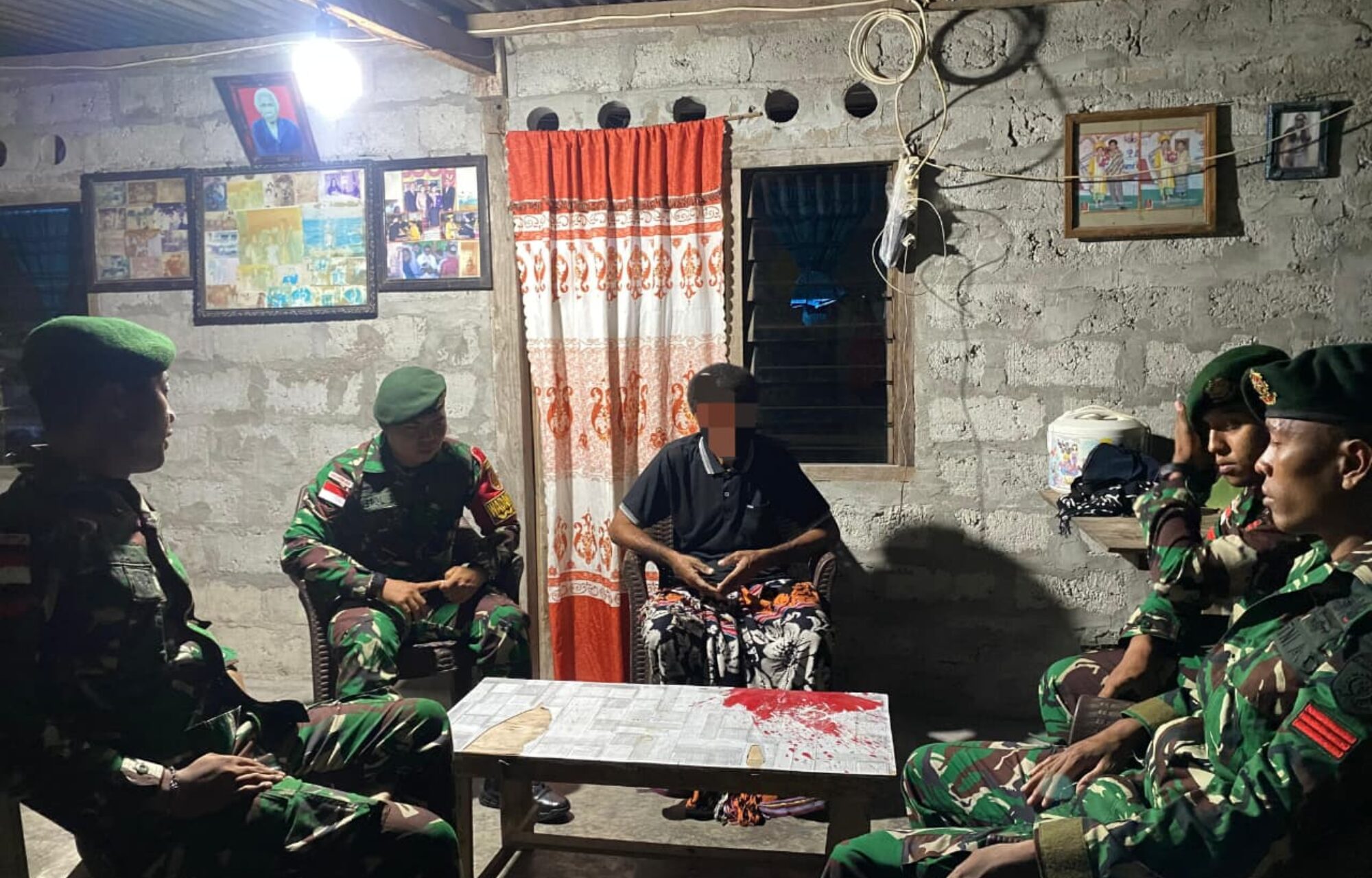 Wujud Kepercayaan Masyarakat, Satgas Pamtas Yonarhanud 2 Kostrad Terima Dua Pucuk Senjata Api