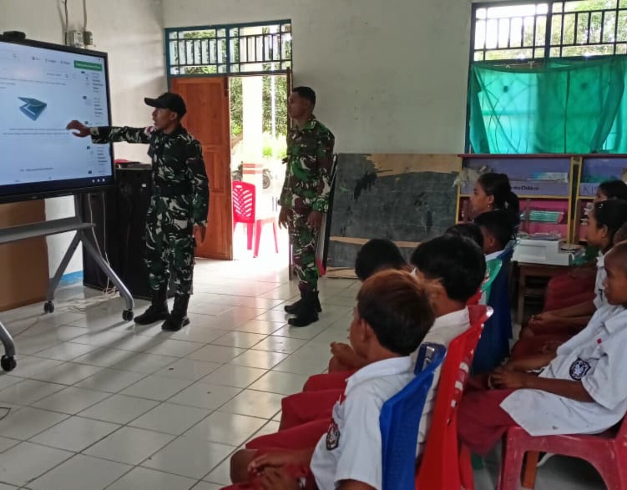 Satgas Pamtas RI–RDTL Hadirkan Edukasi Teknologi Informasi di Malaka