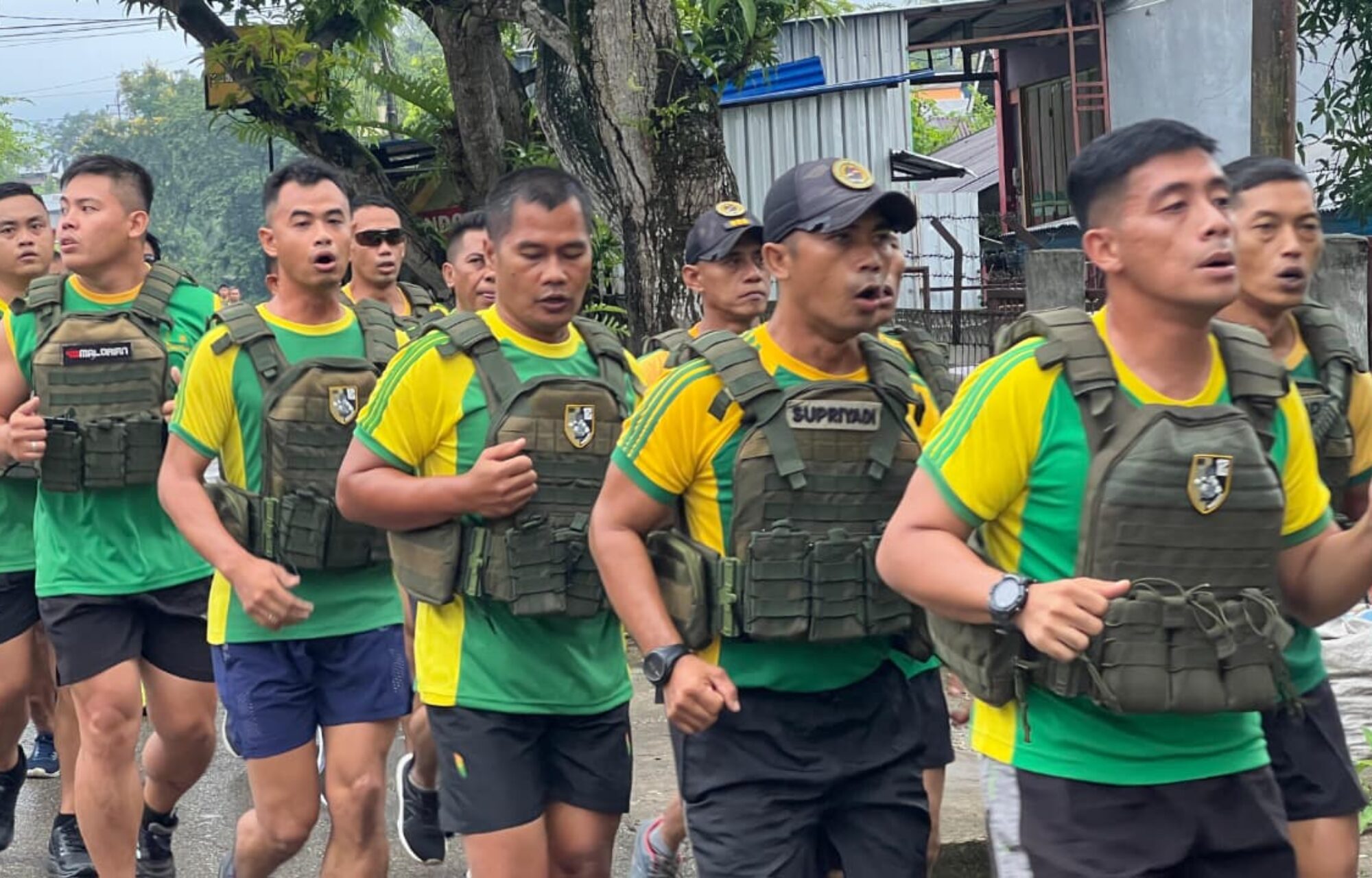 Di Musim Penghujan, Satgas Pamtas Yonarmed 12 Kostrad Tetap Jaga Fisik